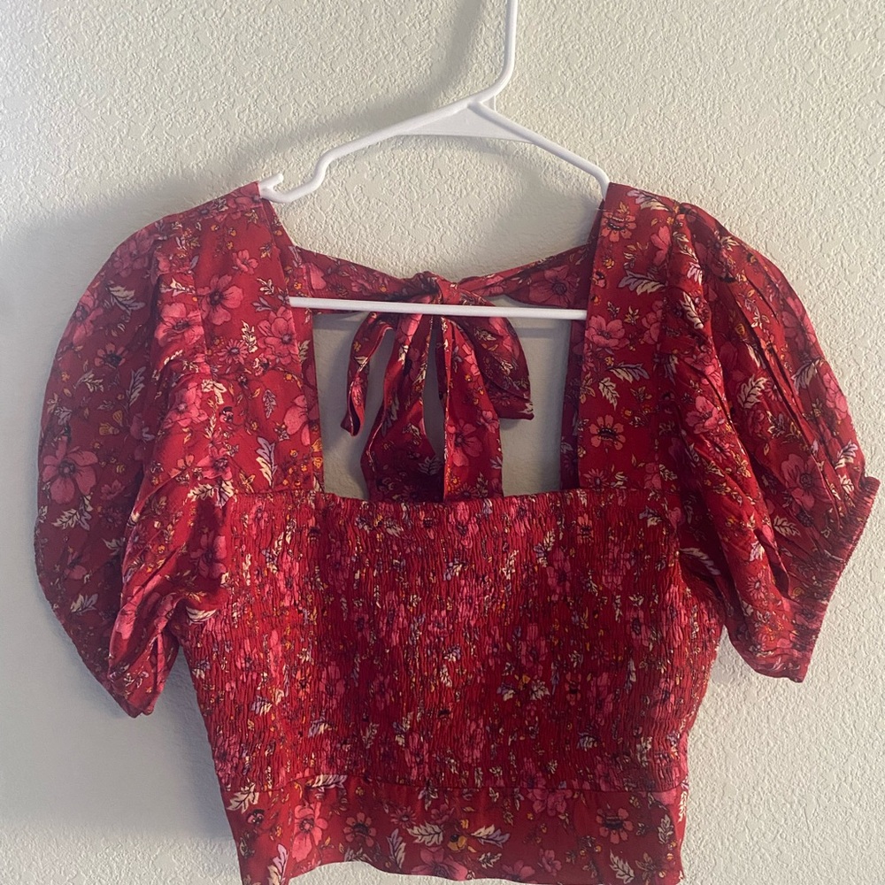 NWT Floral Red Women's Top Size Small